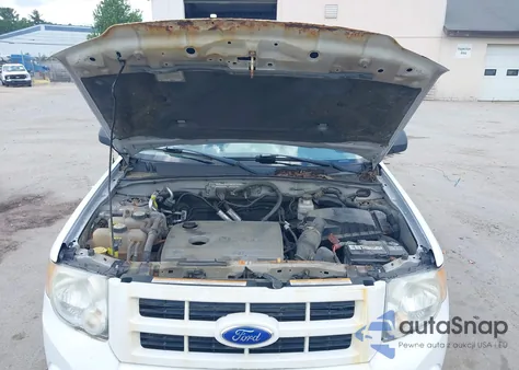 2011 Ford Escape Hybrid from USA, damaged, VIN 1FMCU5K39BKC06037